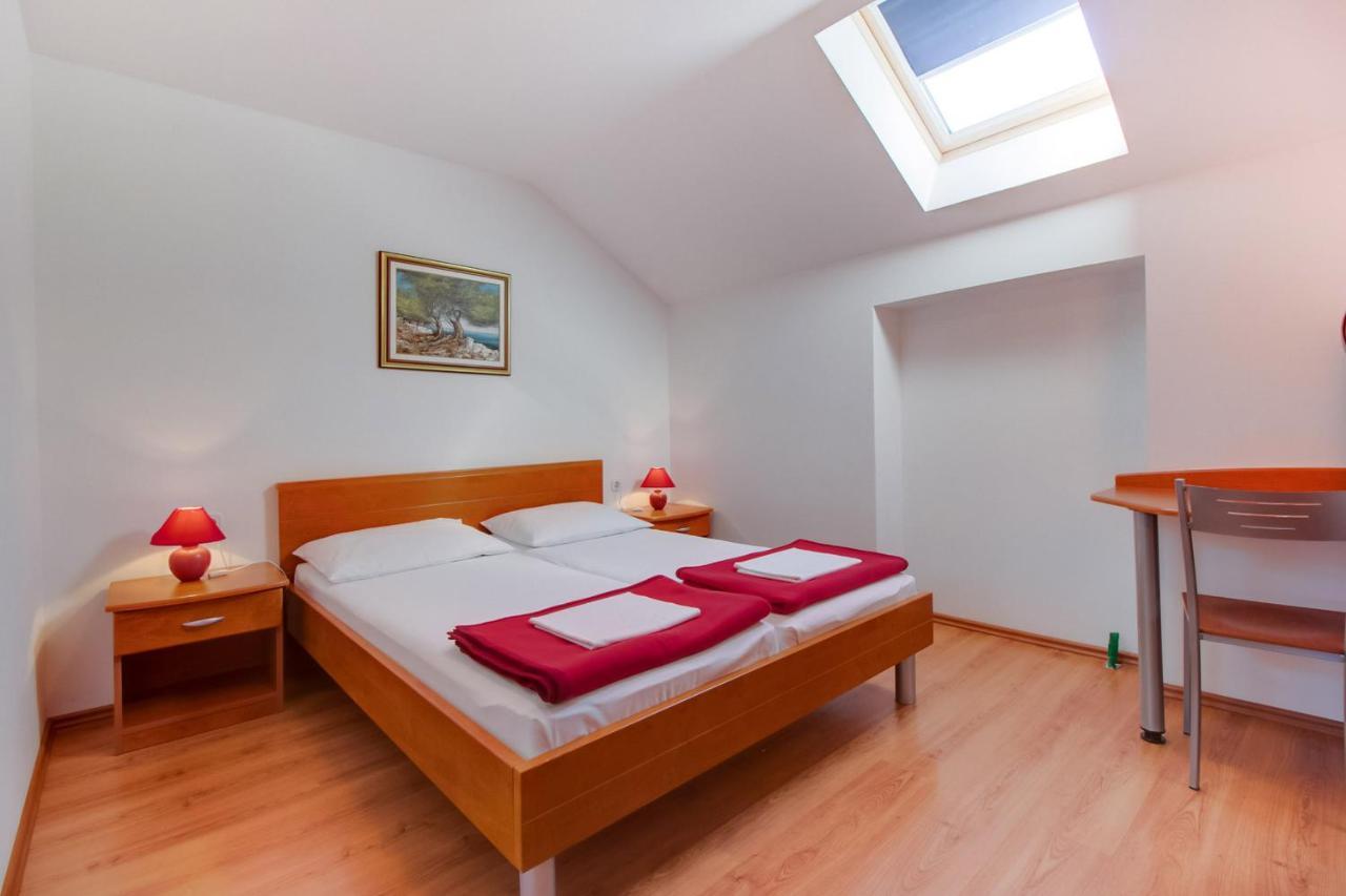 Apartments Rosa Mali Losinj Exterior photo