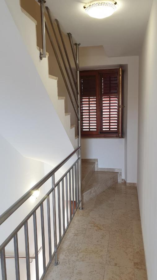 Apartments Rosa Mali Losinj Exterior photo