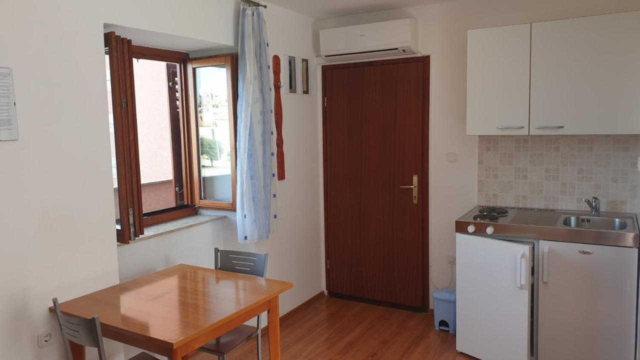 Apartments Rosa Mali Losinj Exterior photo